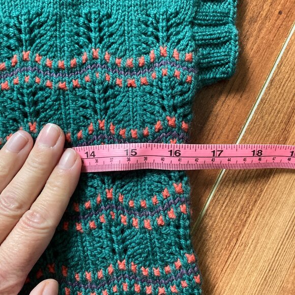 Top V-neck Lace details Hand Knit - Picture 7 of 10